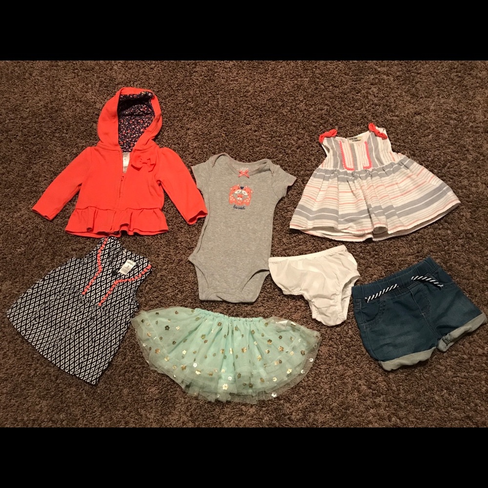 Lot of baby girl cloths 0-3 Months, Carter’s